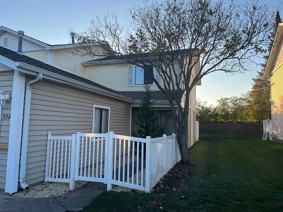 324 Clearwater Ln
