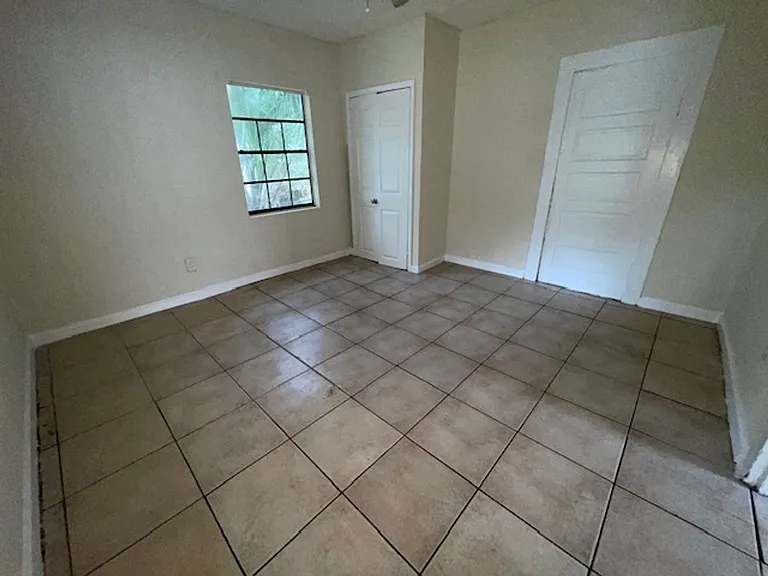 1703 McCarthy Ave — Photo 21