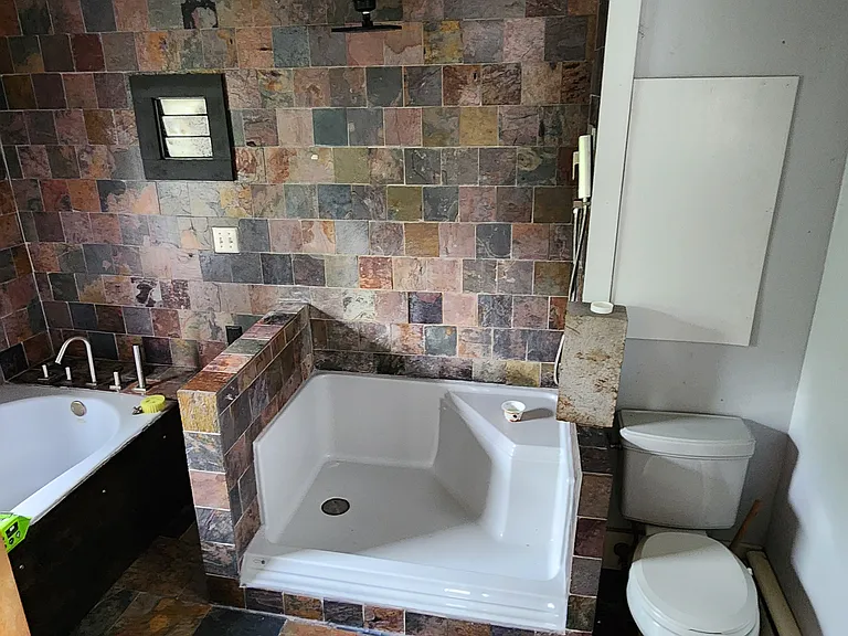 115 Sterling St — Photo 13