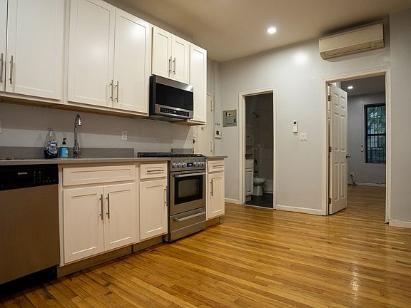 3rd image of 306 Jefferson St APT 3L