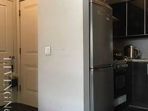 5th image of 125 E 30th St APT 4A