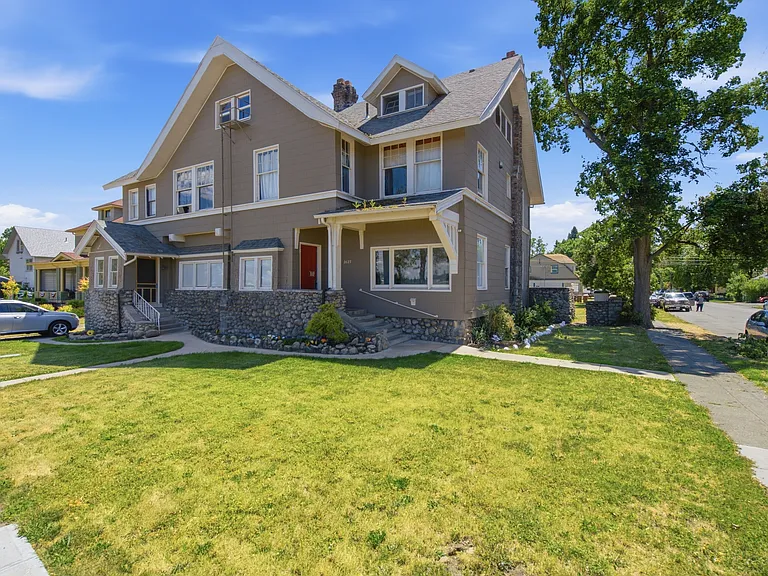 2623 W Maxwell Ave — Photo 2