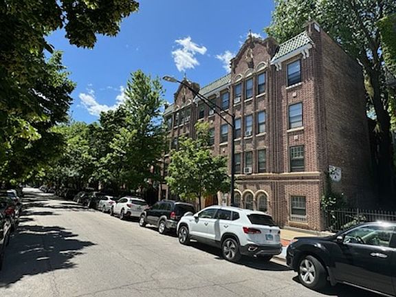 2nd image of 2048 N Cleveland Ave #101