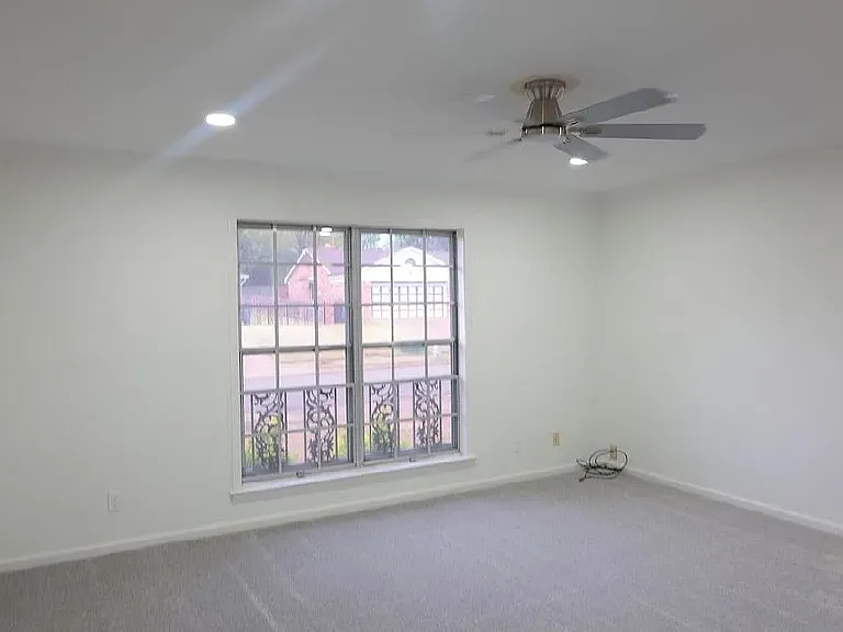 1783 Parkway Ter — Photo 12