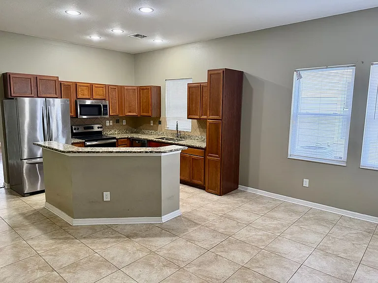 1808 E. Columbus Drive — Photo 11