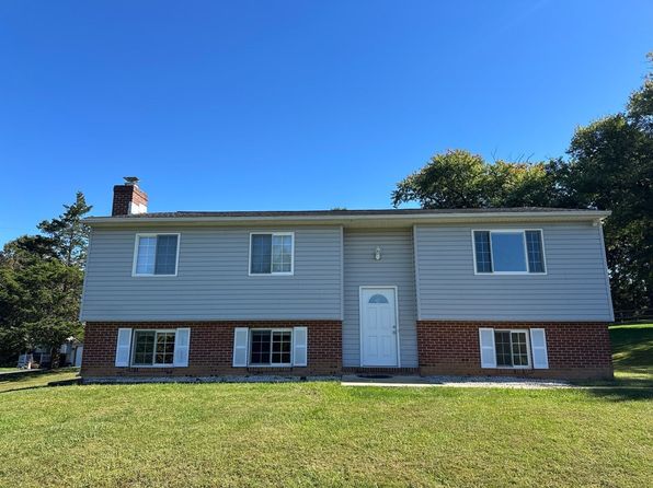 3905 Eaton Dr
