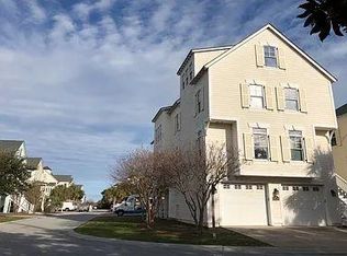 101 Sound Side Dr, Atlantic Beach, NC 28512