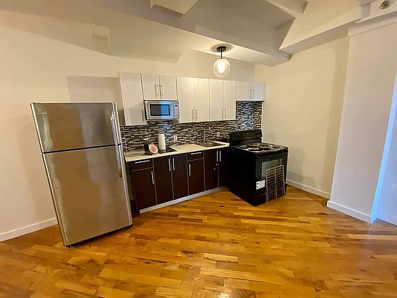 3rd image of 29-28 41st Ave #801