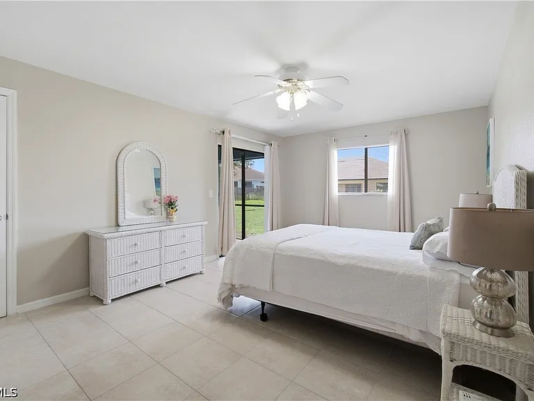 1712 SW Santa Barbara Pl — Photo 14