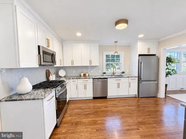 2607 Heritage Farm Dr, Wilmington, DE 19808