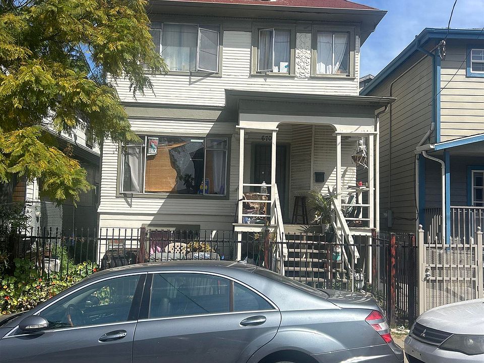 1st image of 670 32nd St