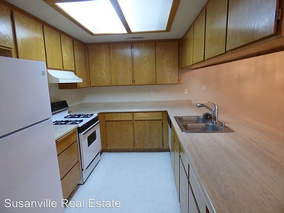 3rd image of 550 Howard Ct Unit A
