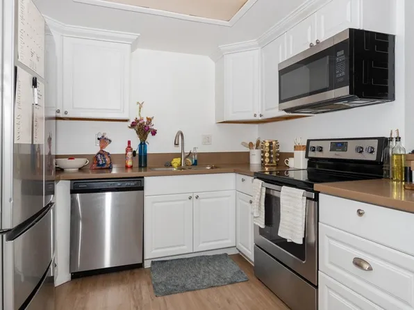 204 Woodland Pkwy Unit 220, San Marcos, CA 92069