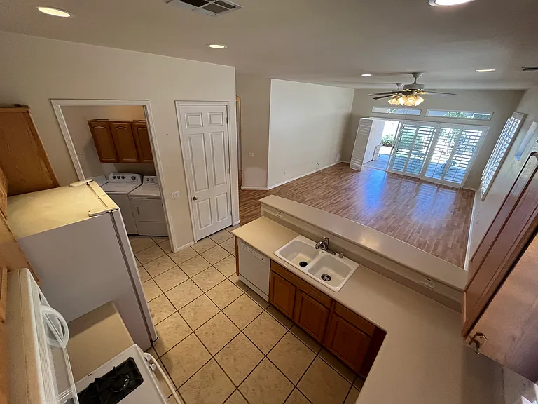 525 Brooklawn Dr — Photo 52