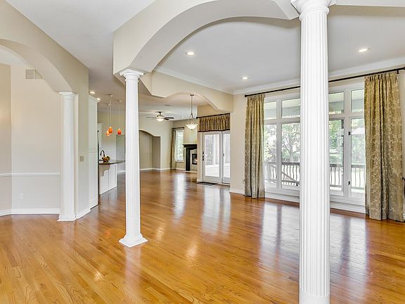 5th image of 1113 Terradyne Dr