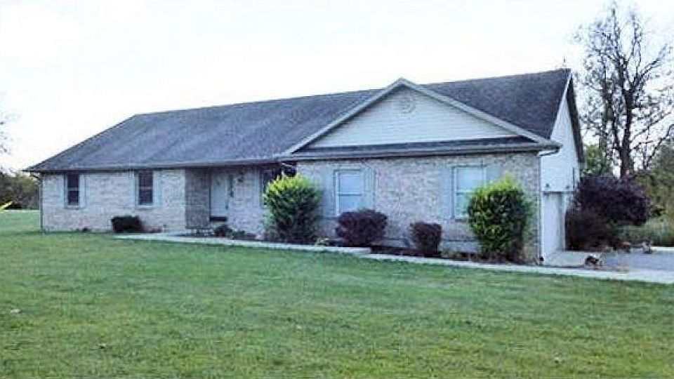 1st image of 647 Leslie Dr