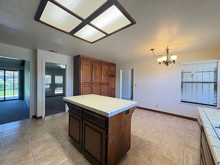 762 Corvey Cir — Photo 12