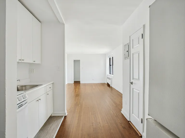 20-26 Seagirt Blvd #2B — Photo 1