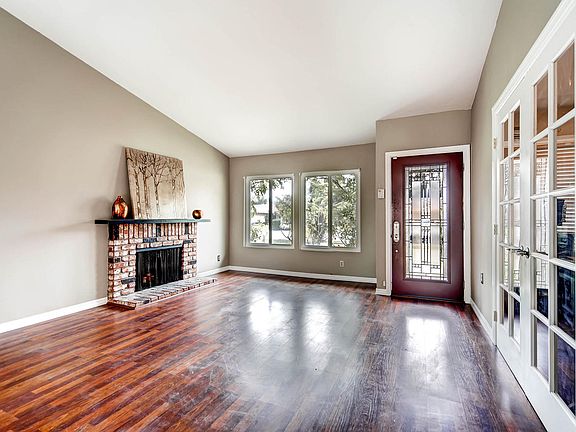 3rd image of 1450 Autumn Woods Pl
