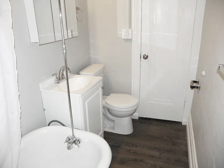 Bosworth Road Apartments — Photo 26
