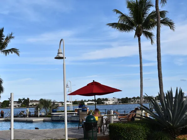 160 Yacht Club Way, Hypoluxo, FL