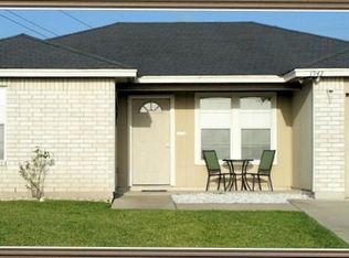 1942 El Monte St, Corpus Christi, TX 78417