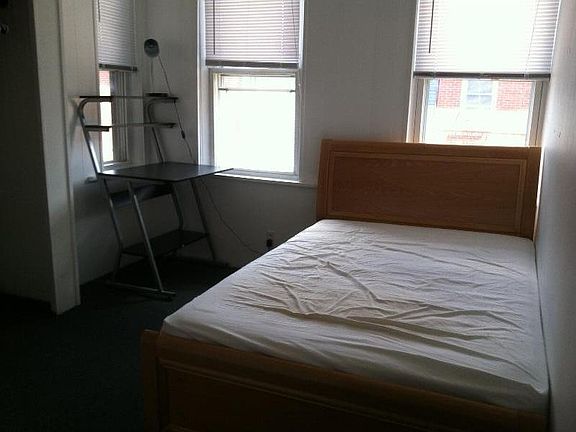 3rd image of 92 Endicott St APT 4