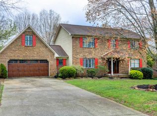 616 Lark Meadow Dr, Knoxville, TN 37934