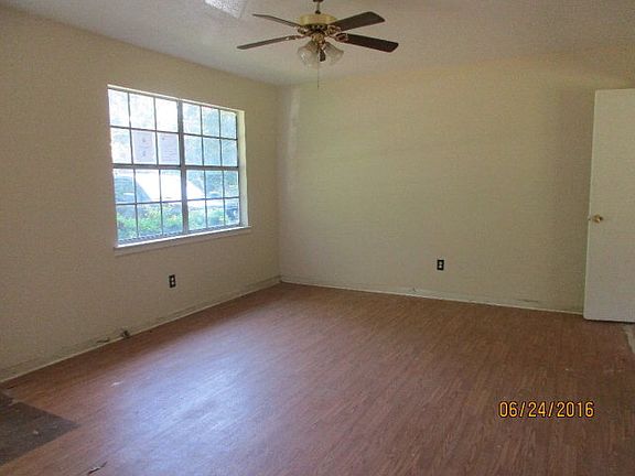 2nd image of 2605 W Linda Ln