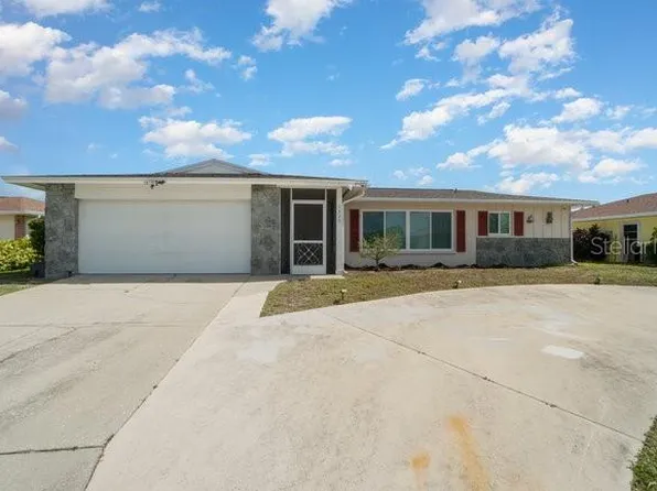1325 Cambridge Dr, Venice, FL 34293