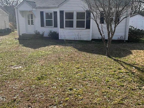 3rd image of 111 Crane Ave