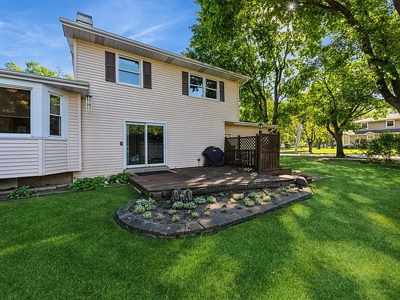 2nd image of 873 Liberty Bell Ln