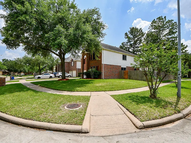 21219 Flat Creek Ln — Photo 3