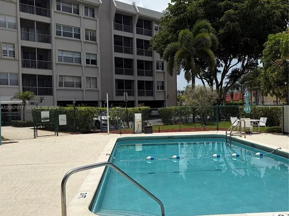 505 Spencer Dr APT 315, West Palm Beach, FL 33409
