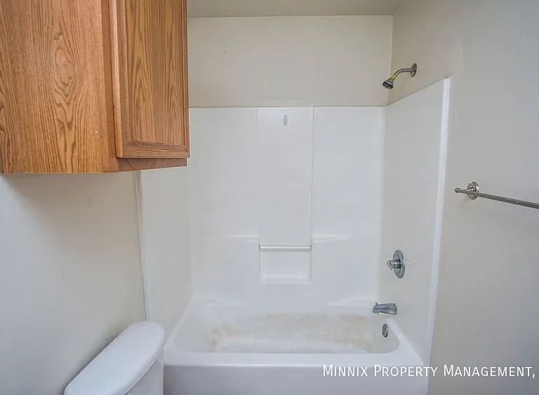 514 N Clinton Ave #B — Photo 6