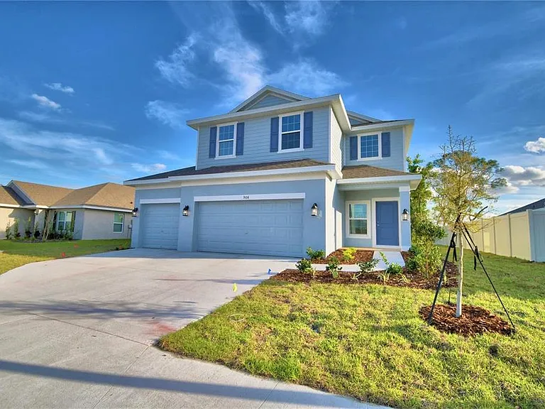 906 Sofia Ln — Photo 1
