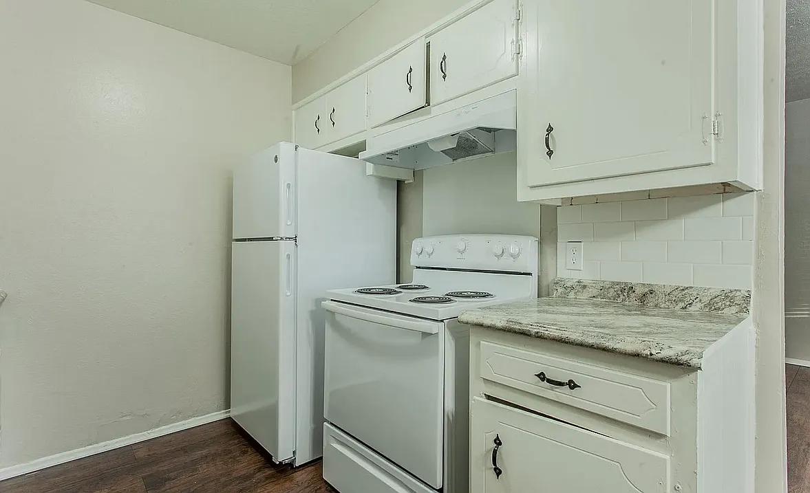 1 bed, 1.0 bath, $775 — Photo 4
