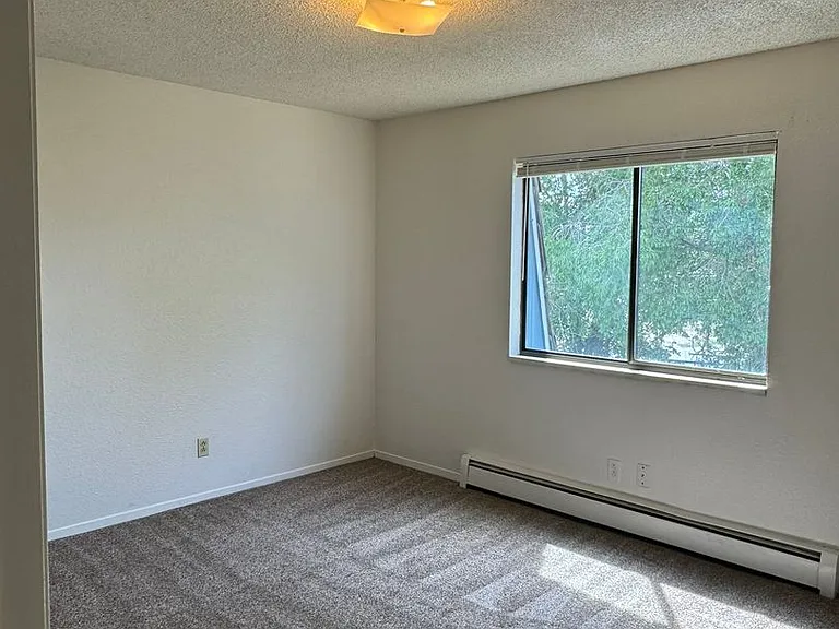 463 Topaz Dr — Photo 10