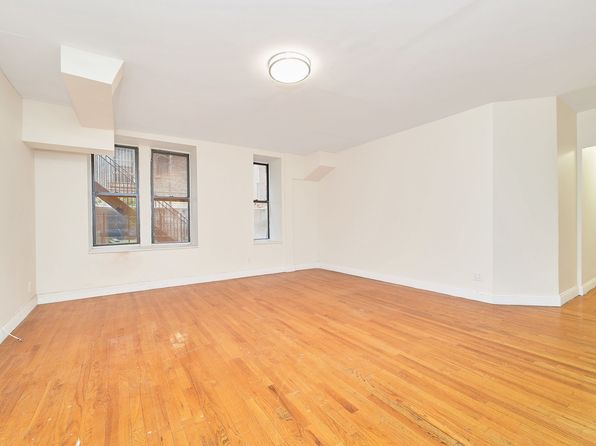121 Seaman Ave #BASEMENT