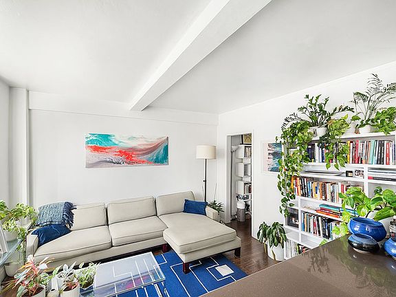 4th image of 200 W 20th St APT 905