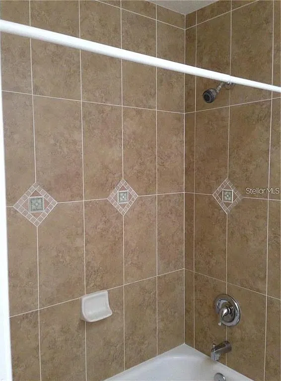 3 bed, 2.0 bath, 1298 sqft, $1,695 — Photo 4