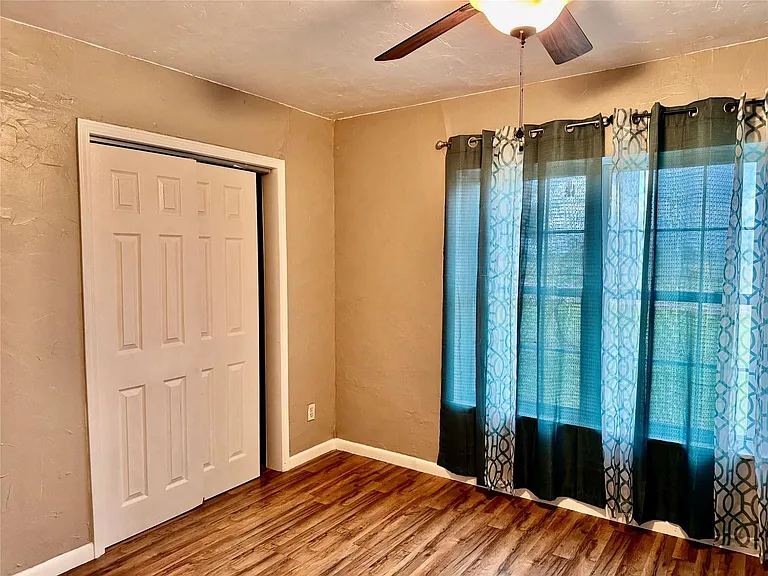 1197 FM 697 — Photo 20