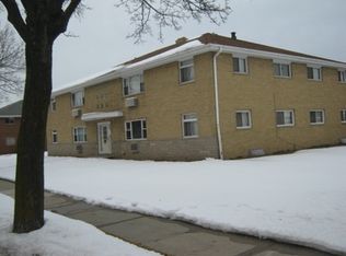 6600 N 77th St APT 8, Milwaukee, WI 53223