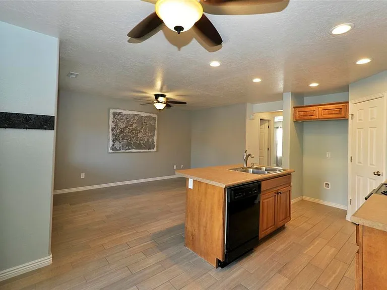 3155 S Hidden Valley Dr #290 — Photo 3
