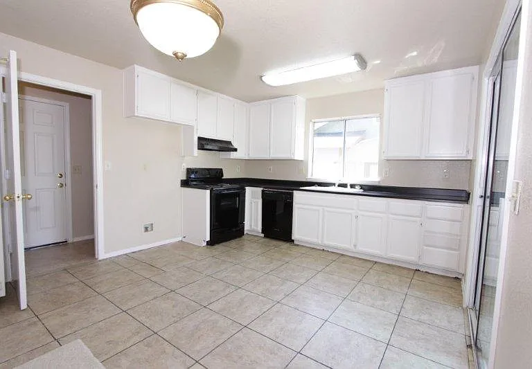 679 Cardoso Ct — Photo 6