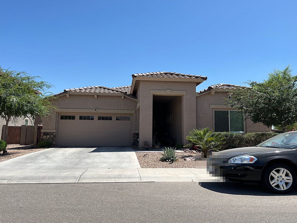 1st image of 3031 E Balsam Dr
