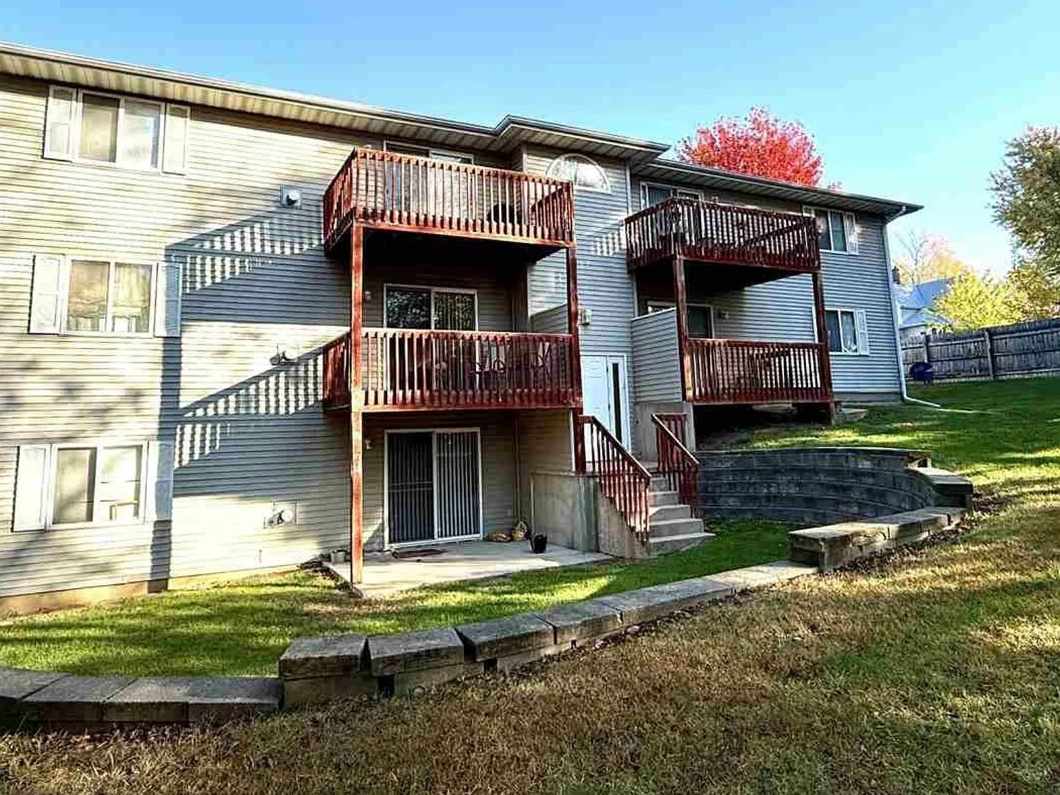 2 bed, 808 sqft, $950 — Photo 2