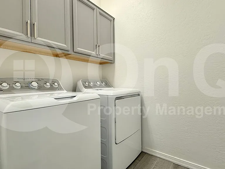 1265 E Kingman St — Photo 16
