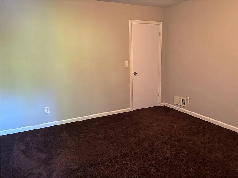 1386 Williamsburg Ln — Photo 26