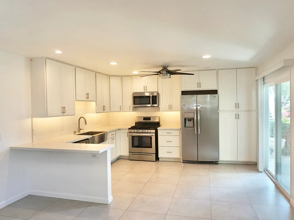 1900 S Palm Canyon Dr #17